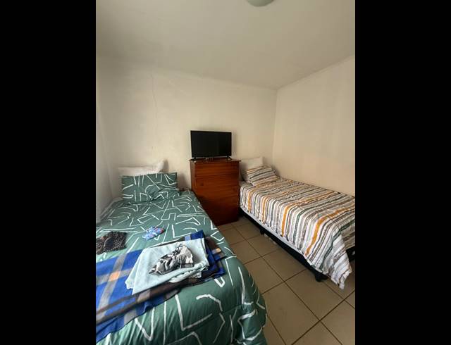 3 BEDROOM HOUSE FOR SALE IN STRETFORD